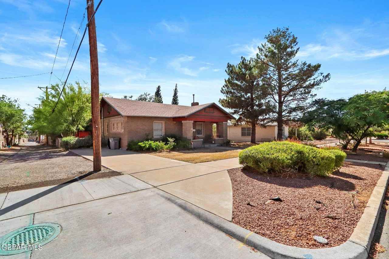 2709 N Florence St - Photo 3 of 40