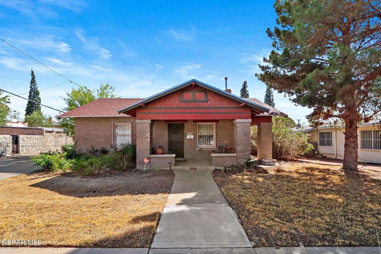 2709 N Florence St - Photo 6 of 40