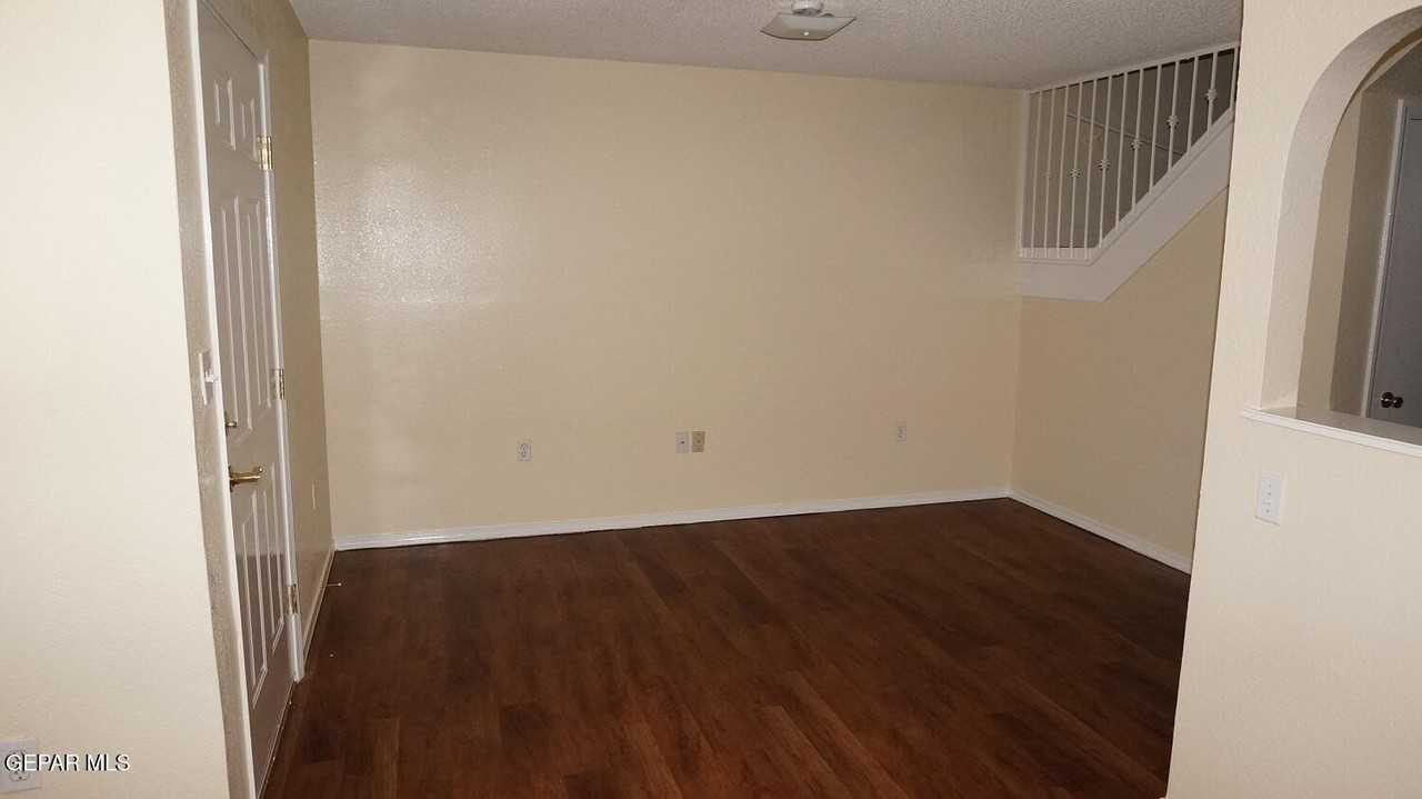 11020 Wind Ct - Photo 5 of 25