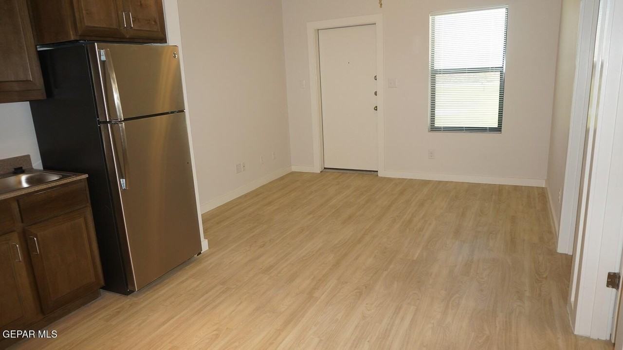 1061 Ranger St Apt 24 - Photo 2 of 13