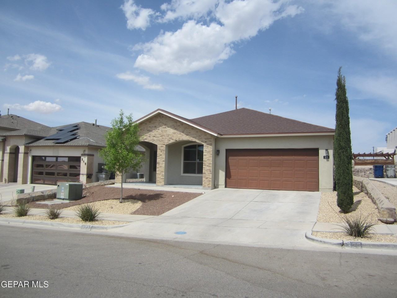 323 Malta St - Photo 3 of 50