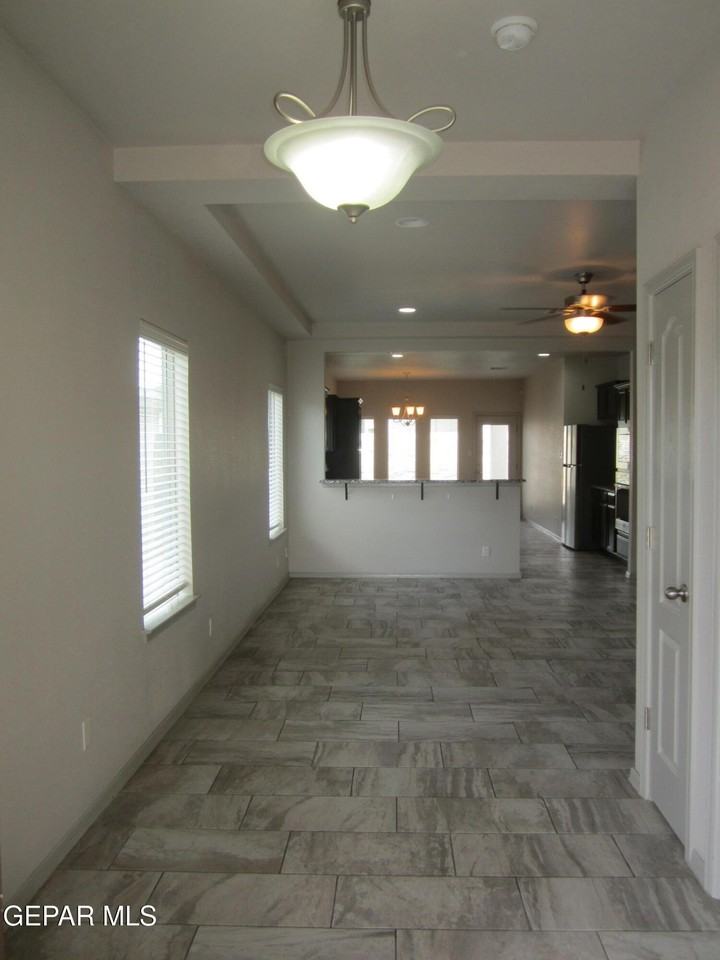 323 Malta St - Photo 7 of 50