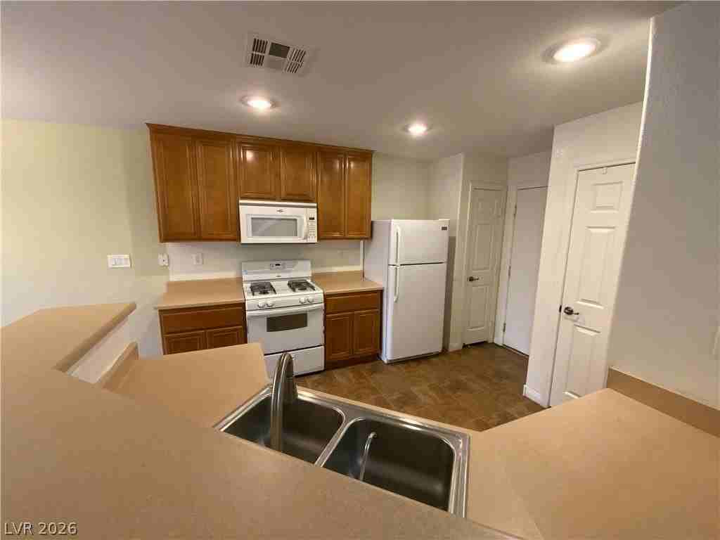 9272 Weeping Water Ave - Photo 7 of 16