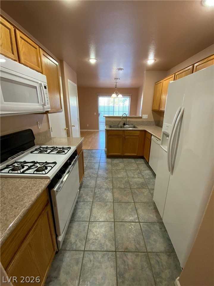 3950 Starfield Ln - Photo 5 of 13