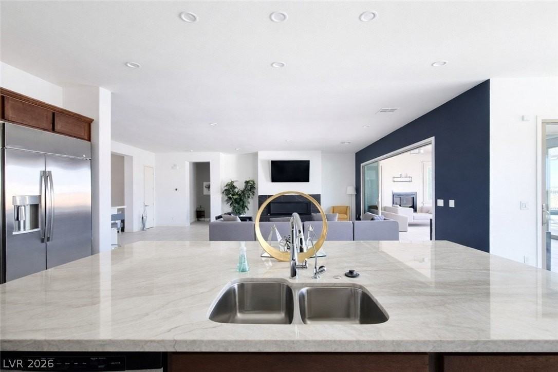 11386 Villa Bellagio Dr - Photo 4 of 25