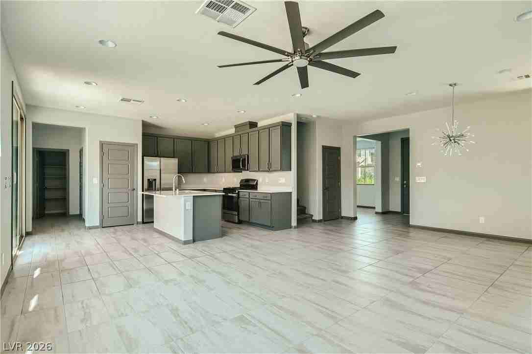 10271 Bark Pine Ct - Photo 6 of 35