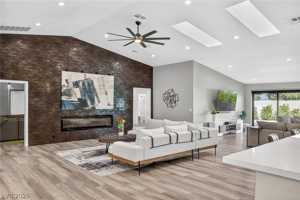 featured image of 363 E Robindale Rd