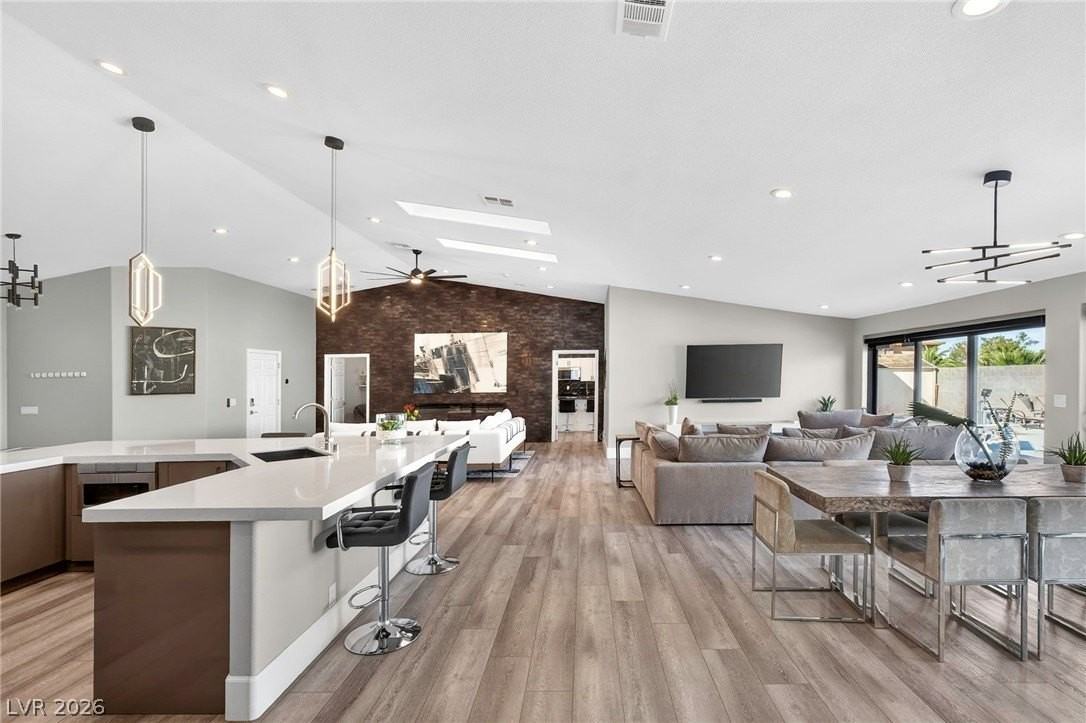 363 E Robindale Rd - Photo 4 of 50