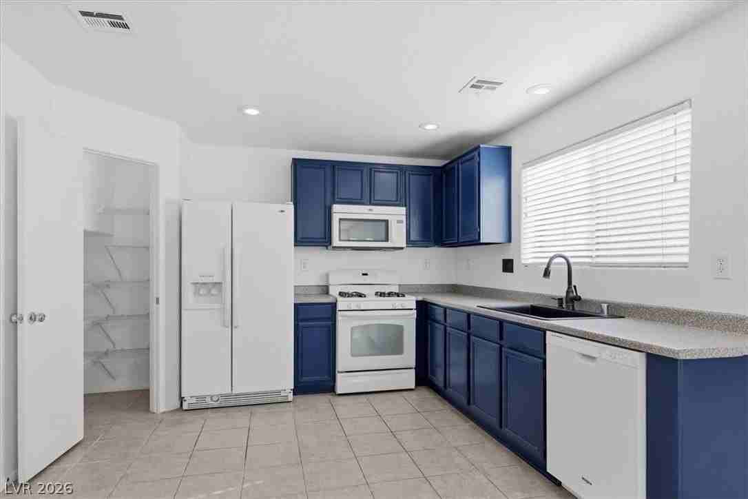 541 Penzance Ct - Photo 6 of 31