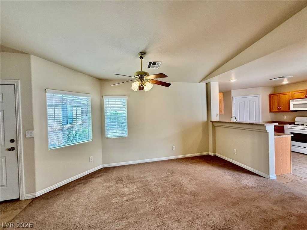 8618 Lakota St - Photo 4 of 20