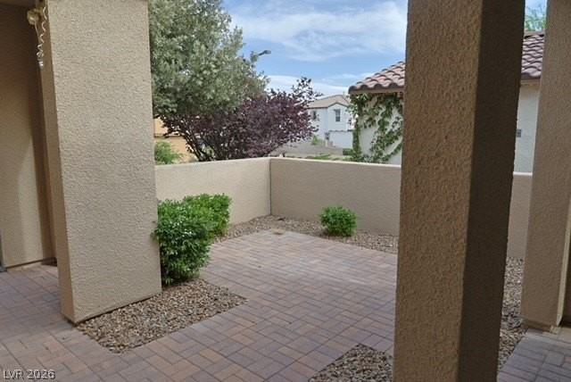 531 Signal Peak St - Photo 3 of 44