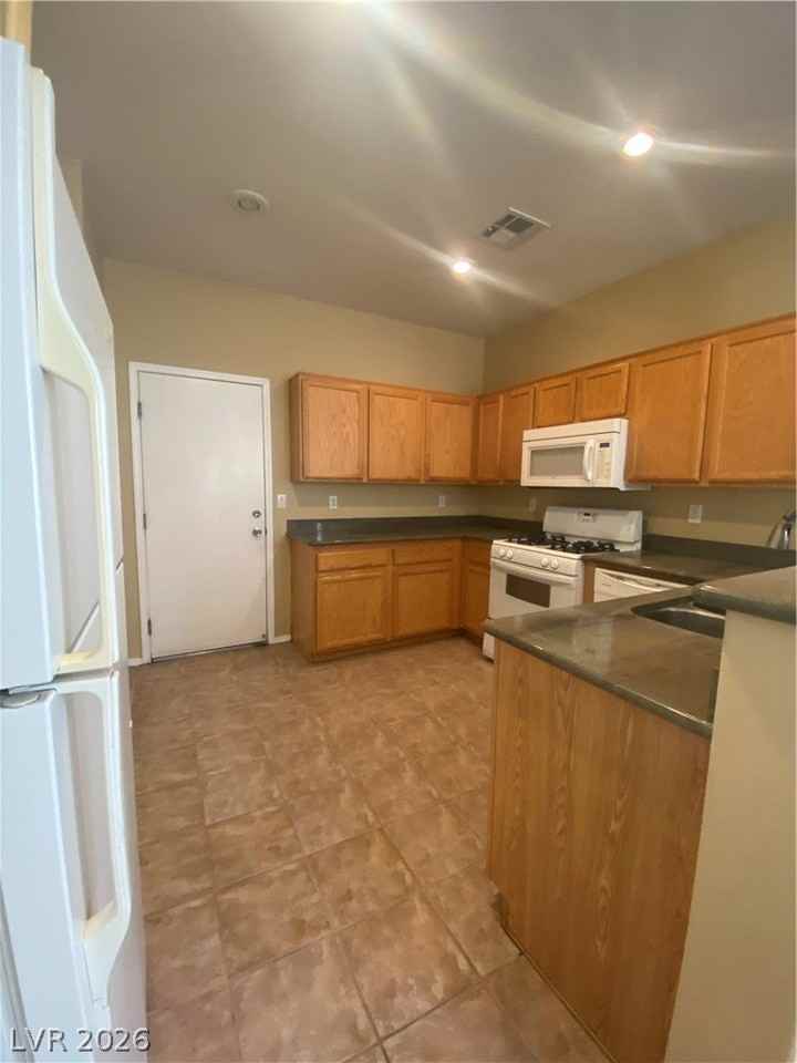 6237 Castle Kennedy St - Photo 5 of 15