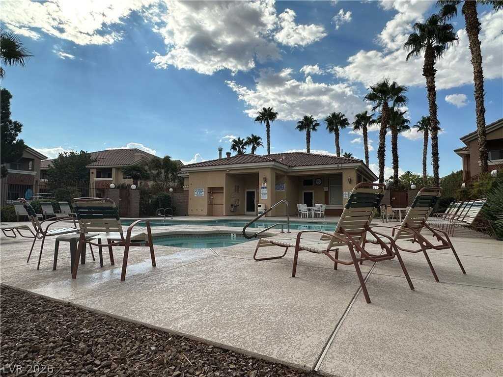 1050 E Cactus Ave #2040 - Photo 2 of 30