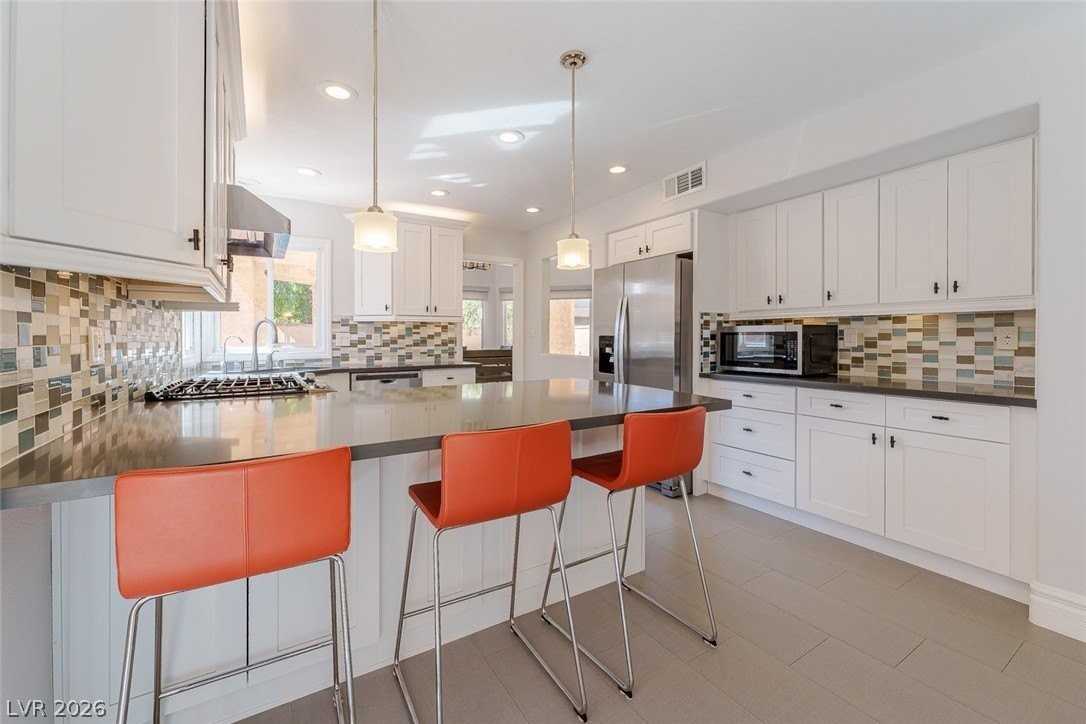 5103 Southern Hills Ln - Photo 5 of 24