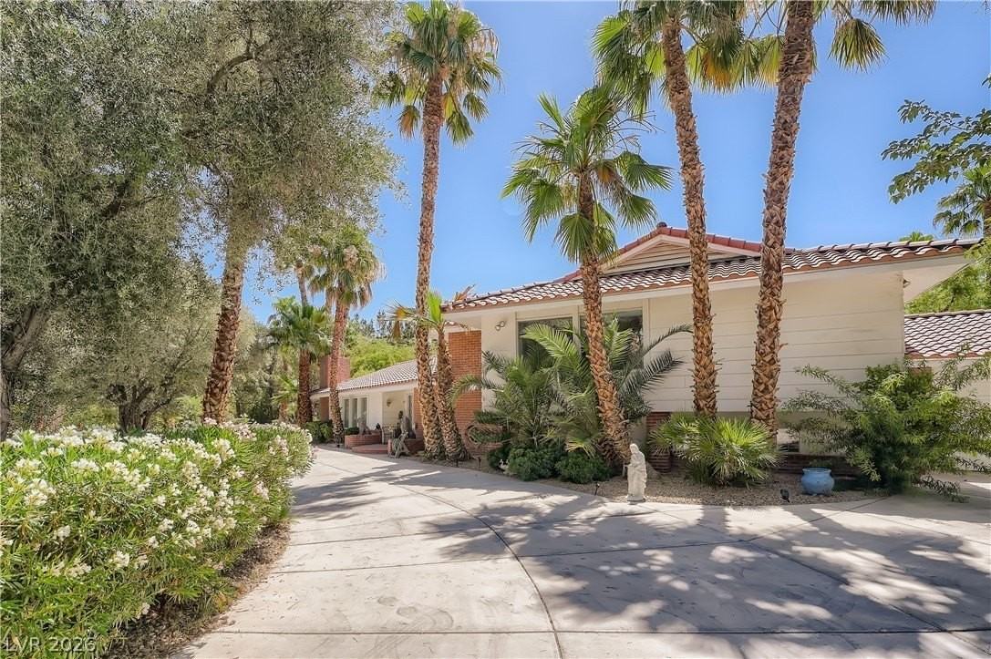 7082 Mira Vista St - Photo 3 of 35