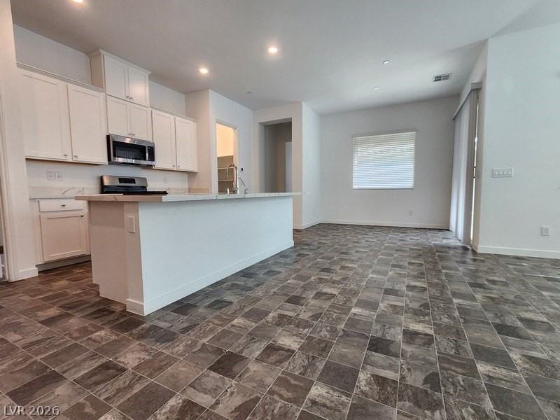 684 Sunray Park St - Photo 5 of 13