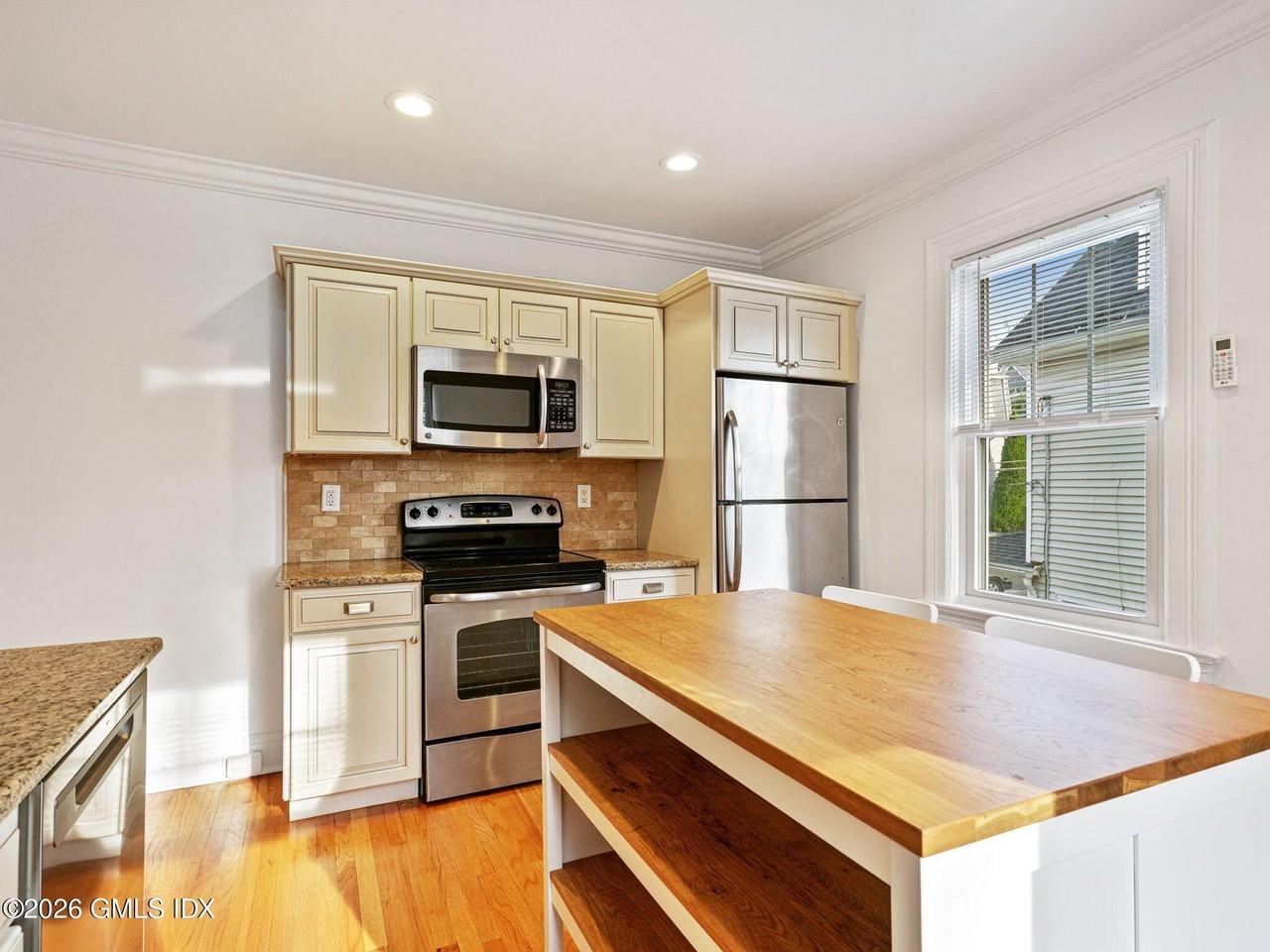 36 Locust St #2 - Photo 4 of 26