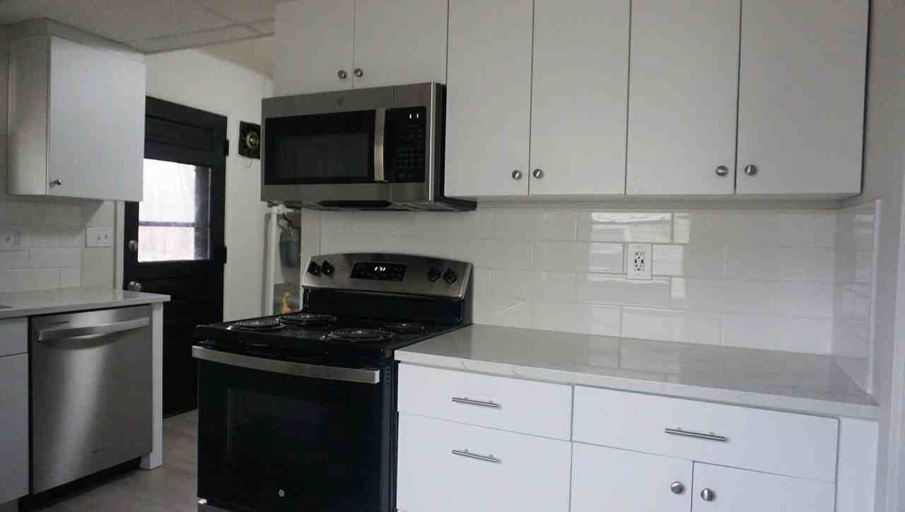 2364 Pinecrest Ave - Photo 6 of 19