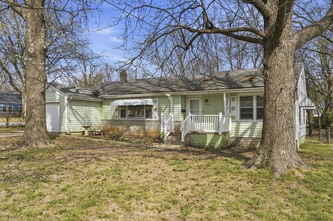 1736 N Kentwood Ave - Photo 2 of 26