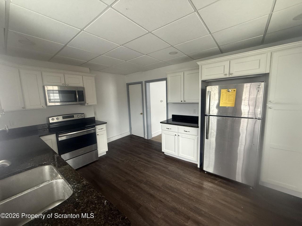 516 4th St - Photo 4 of 8