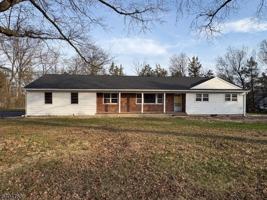 featured image of 722 Carlene Dr