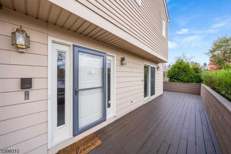 1 Avery Ct - Photo 4 of 45