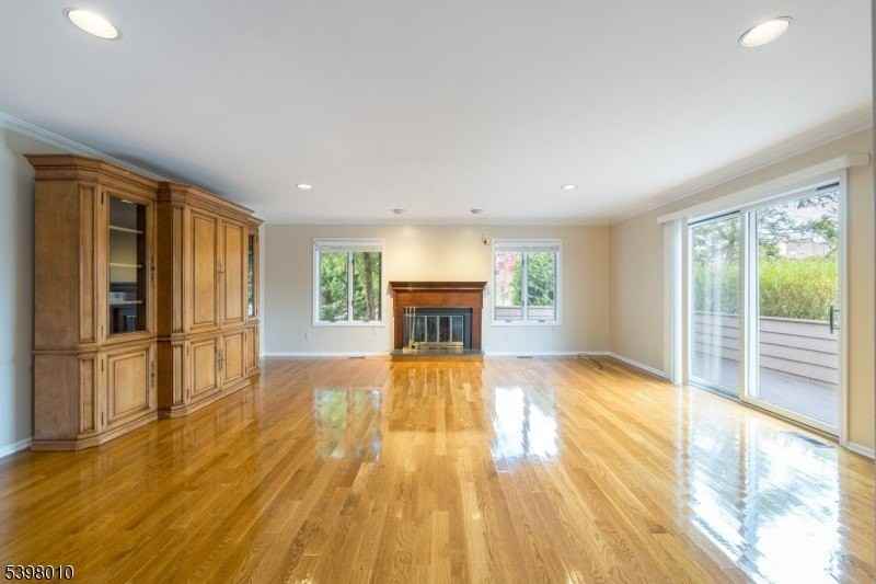 1 Avery Ct - Photo 7 of 45