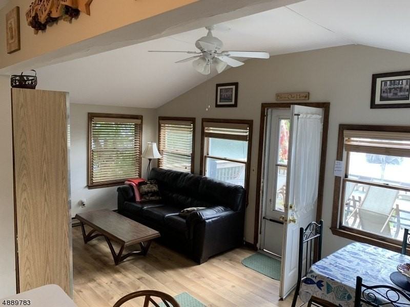 703 Lake Shore Dr - Photo 6 of 14