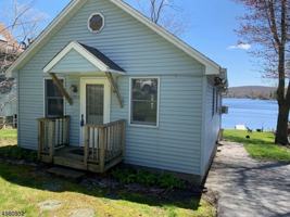 featured image of 703 Lake Shore Dr