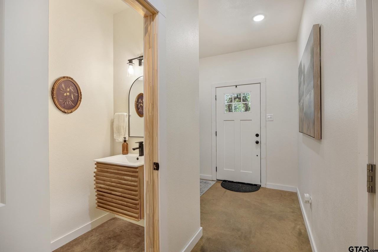 13366 Garden Lake Rd - Photo 5 of 28