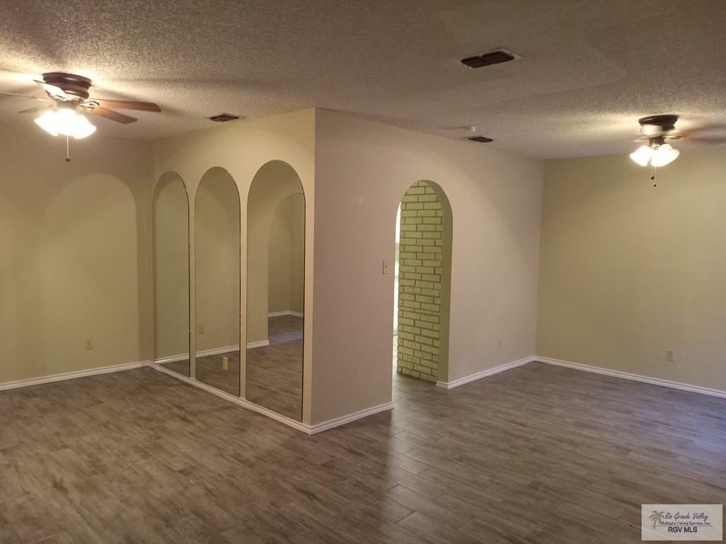 2821 Lotus St - Photo 2 of 21