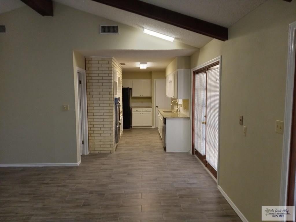 2821 Lotus St - Photo 6 of 21