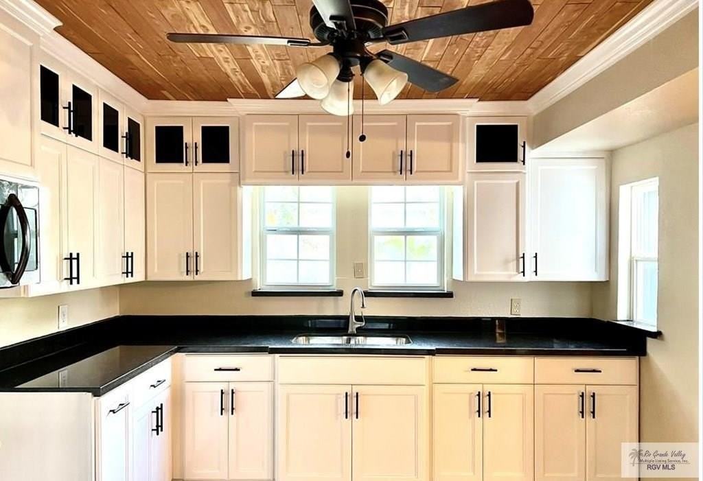 1010 W Madison Ave Unit A - Photo 5 of 22