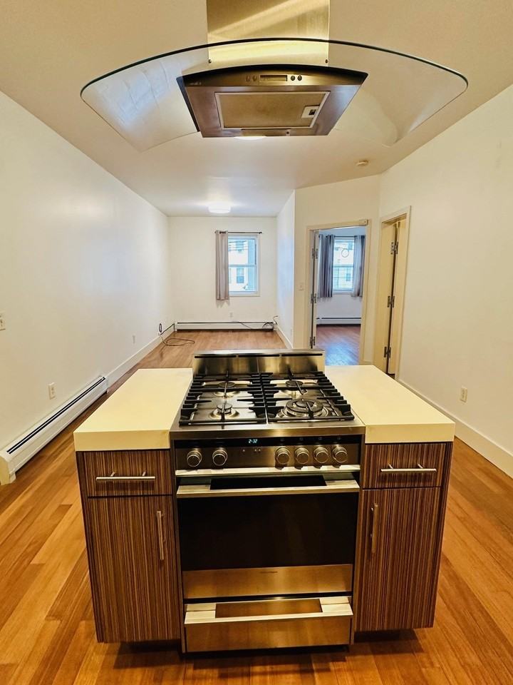 81 W 27th St #1 - Photo 4 of 14