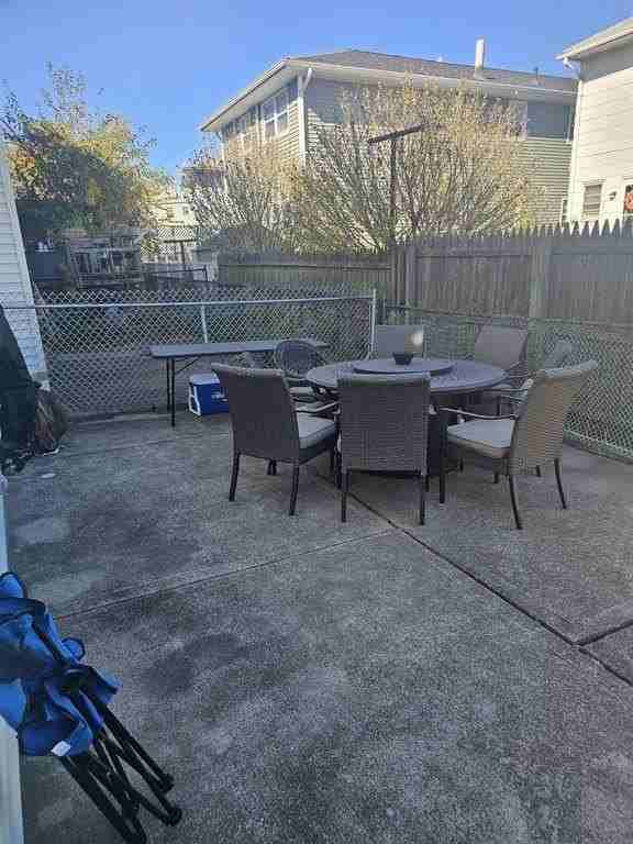 65 Suburbia Ct - Photo 2 of 3