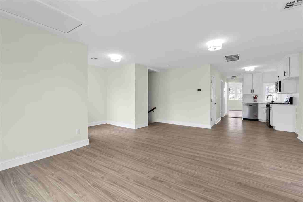 414 6th St #2 - Photo 4 of 17