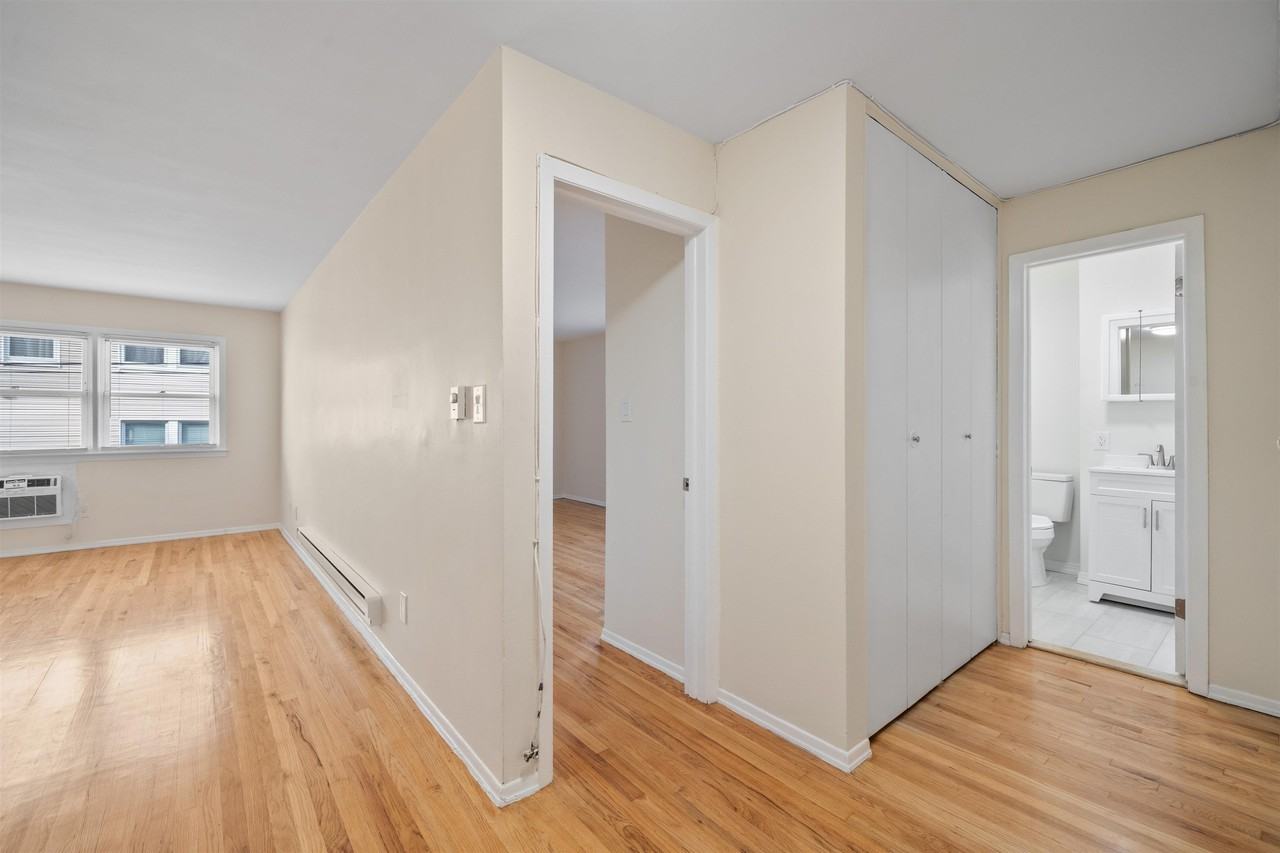 34 E 32nd St #B2 - Photo 6 of 19