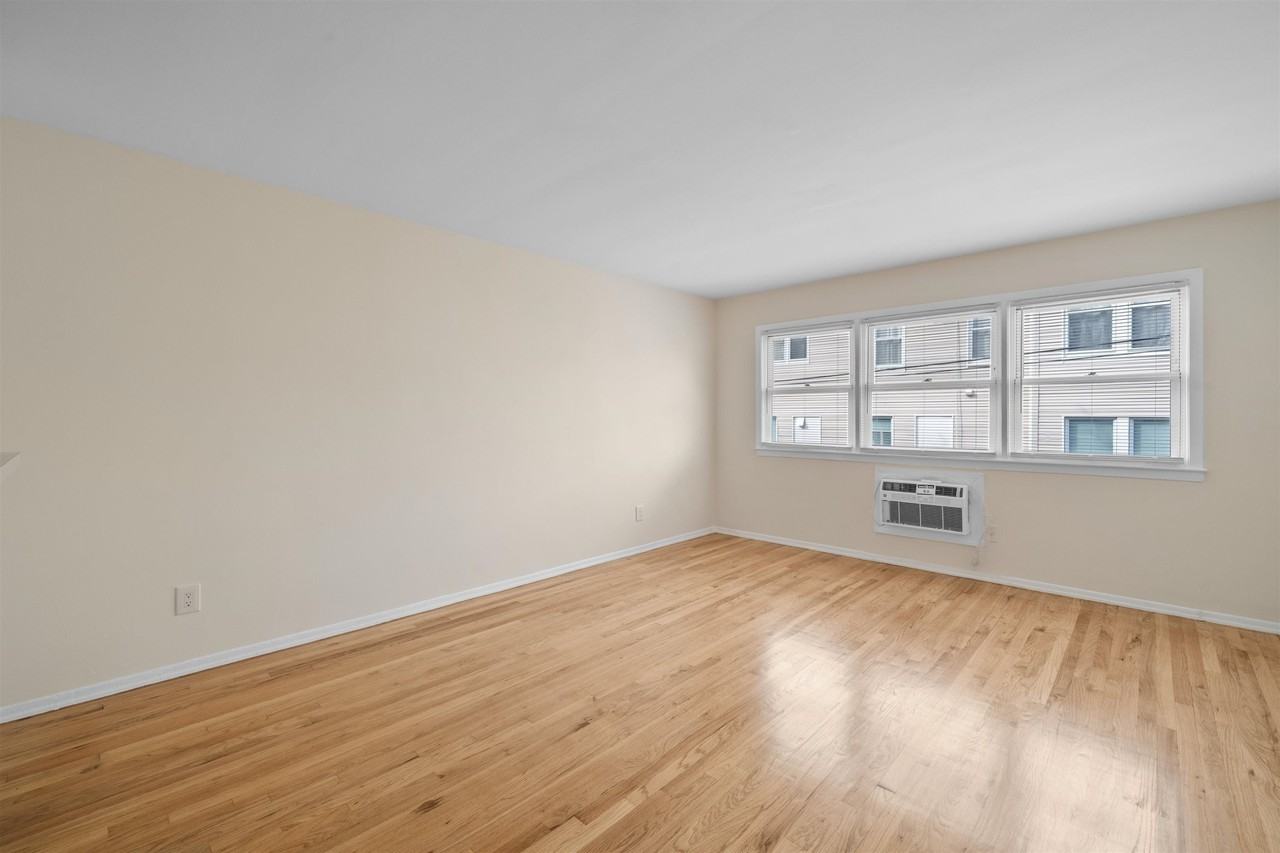 34 E 32nd St #B2 - Photo 7 of 19