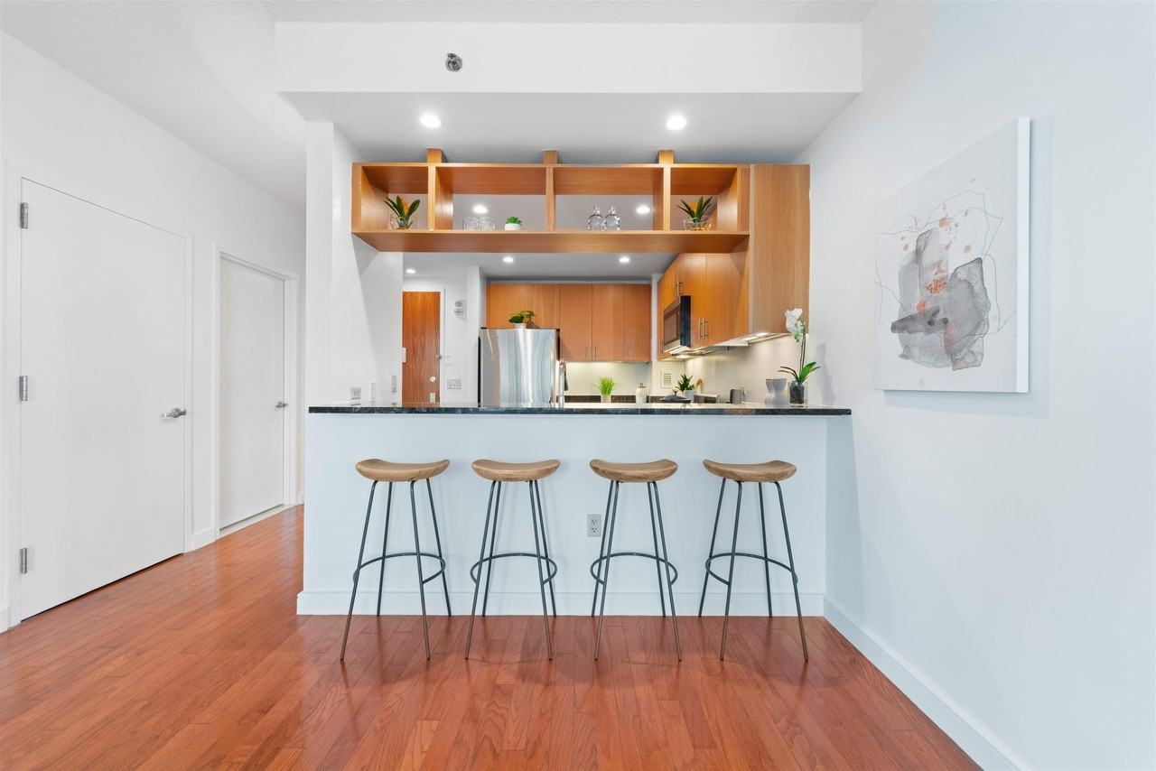 1 Shore Ln #1002 - Photo 4 of 18