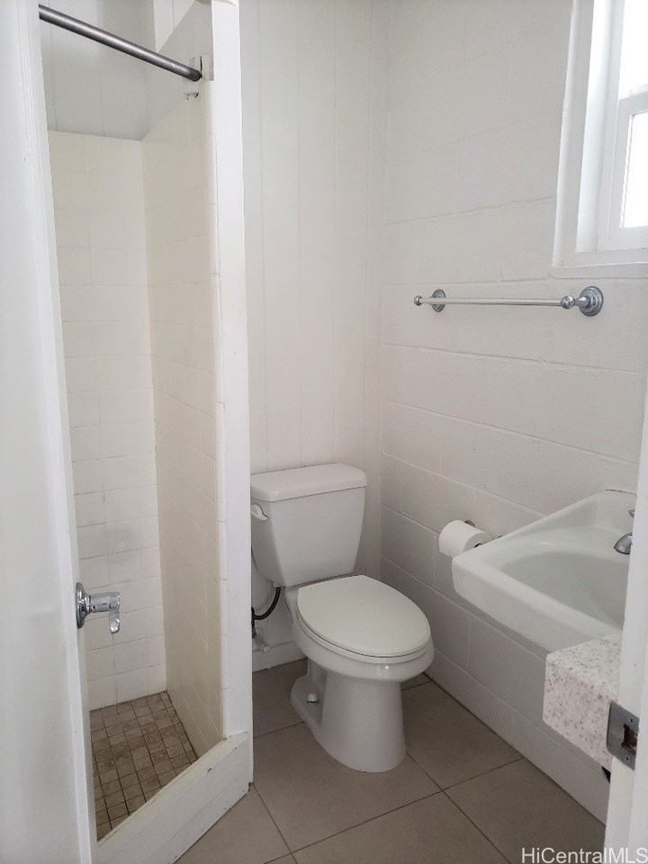 2107 Lime St Apt B - Photo 6 of 10