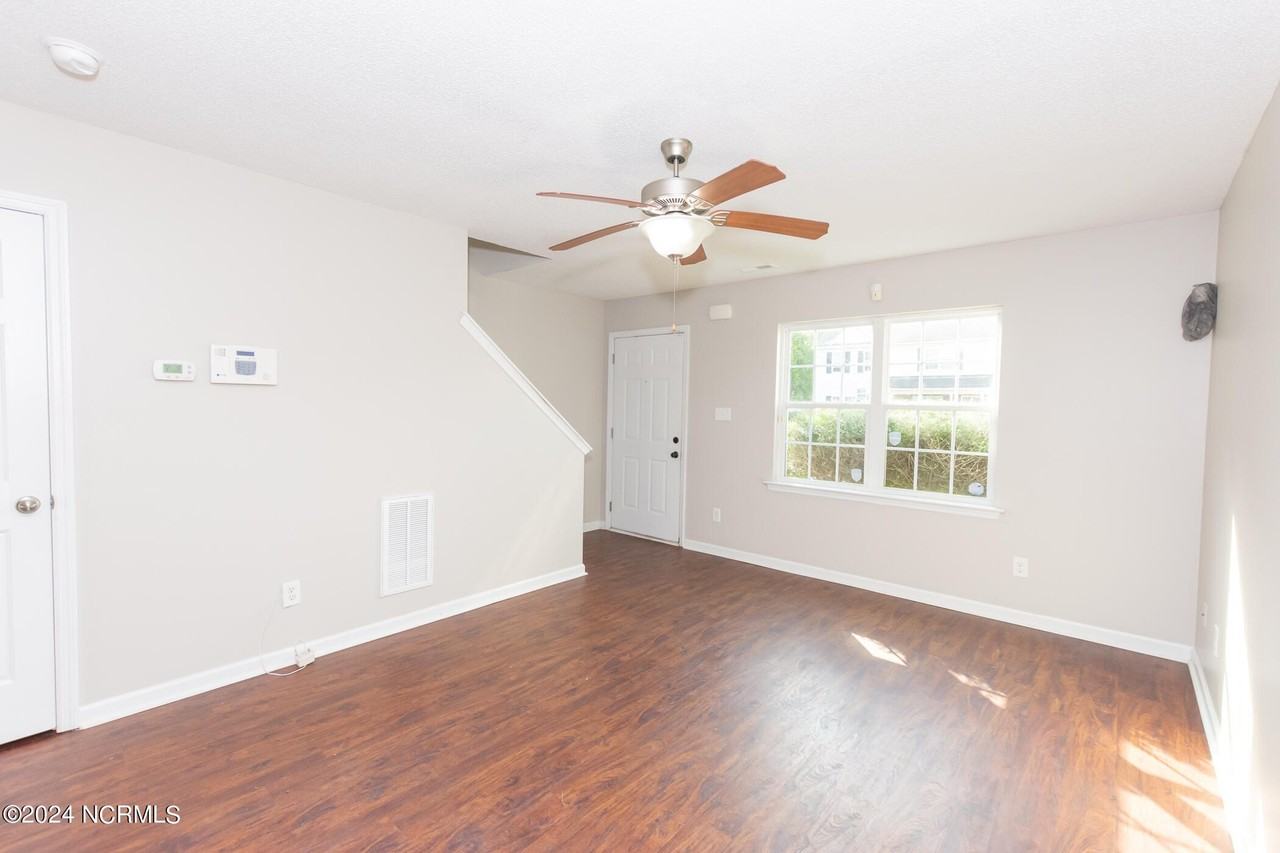 1005 Ornate Dr - Photo 7 of 28