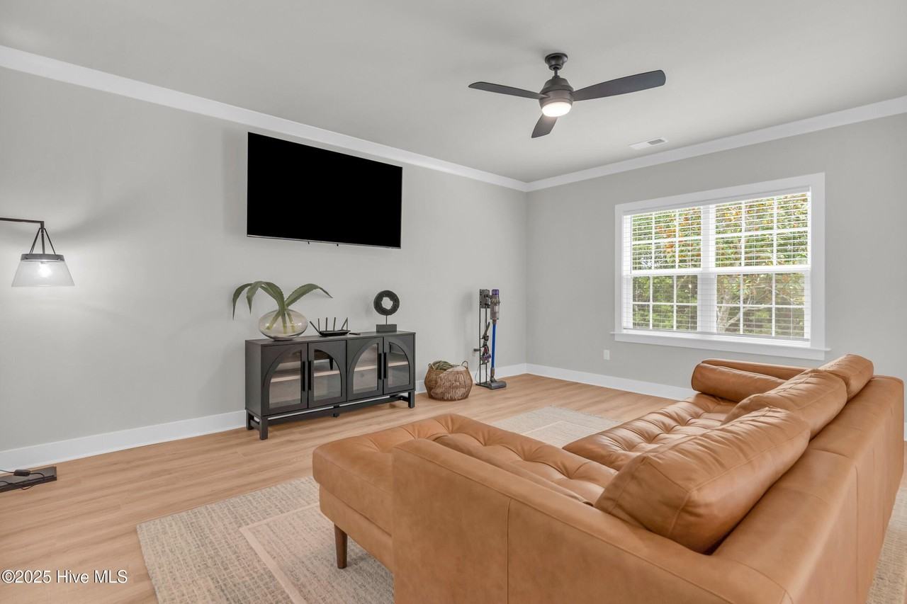 402 Triton Ln - Photo 7 of 40