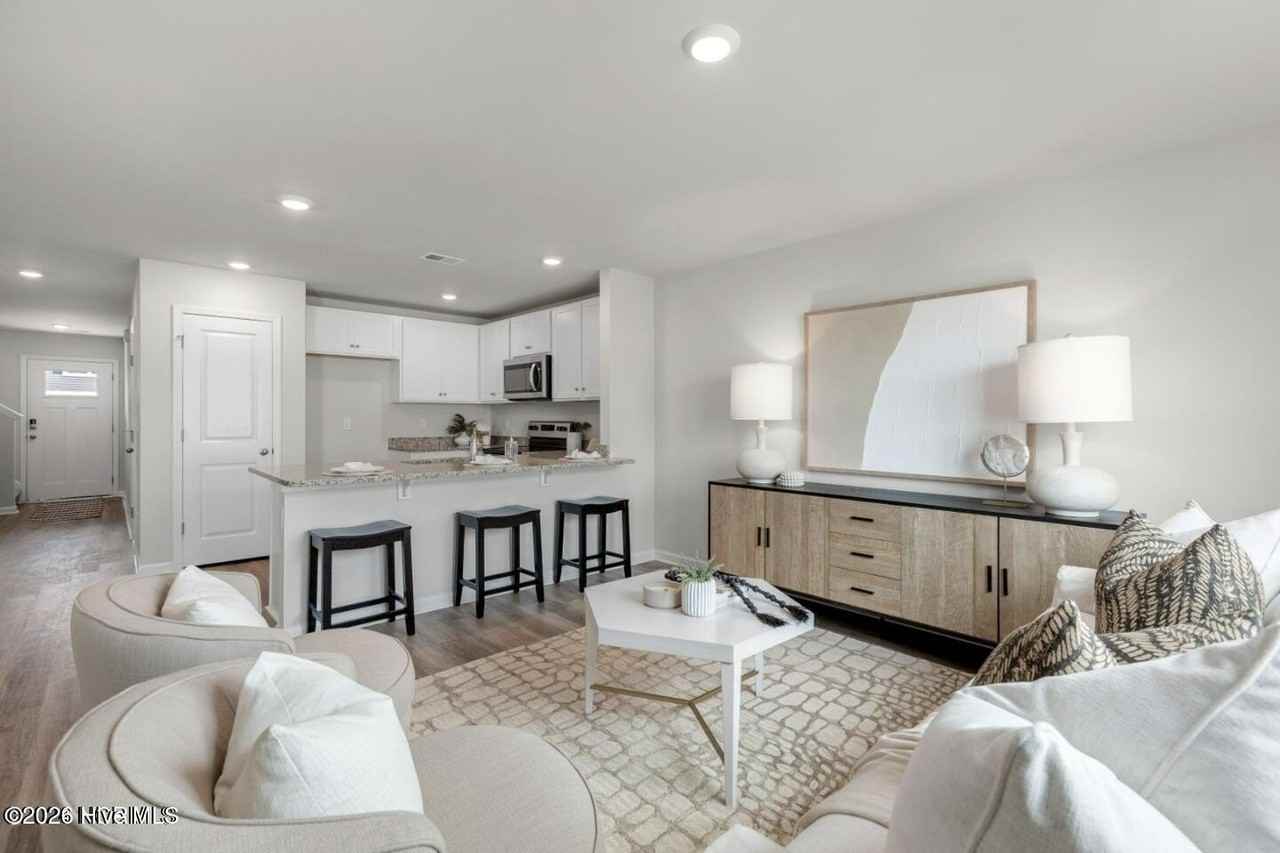 7094 Dunford Rd - Photo 6 of 27