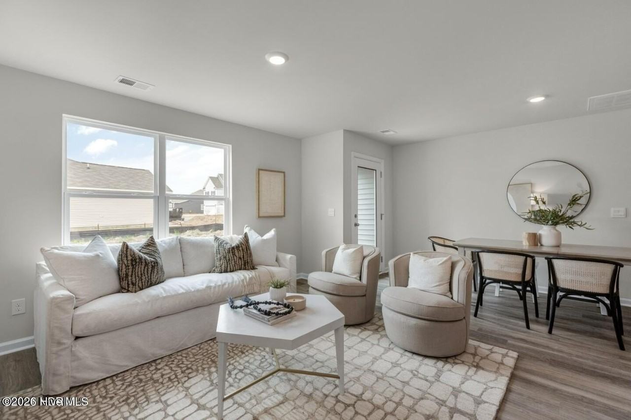 7094 Dunford Rd - Photo 7 of 27