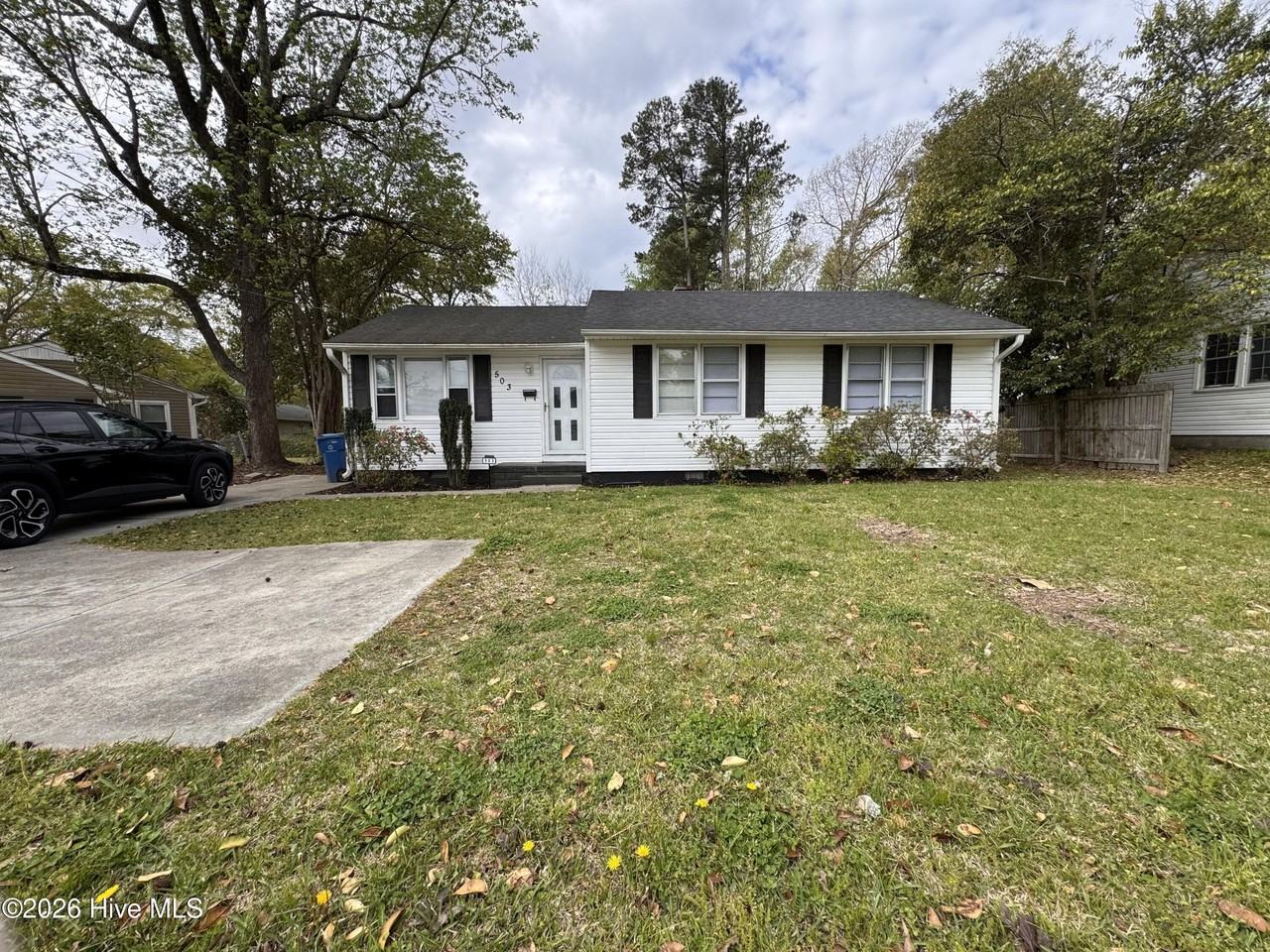 503 Henderson Dr - Photo 2 of 12