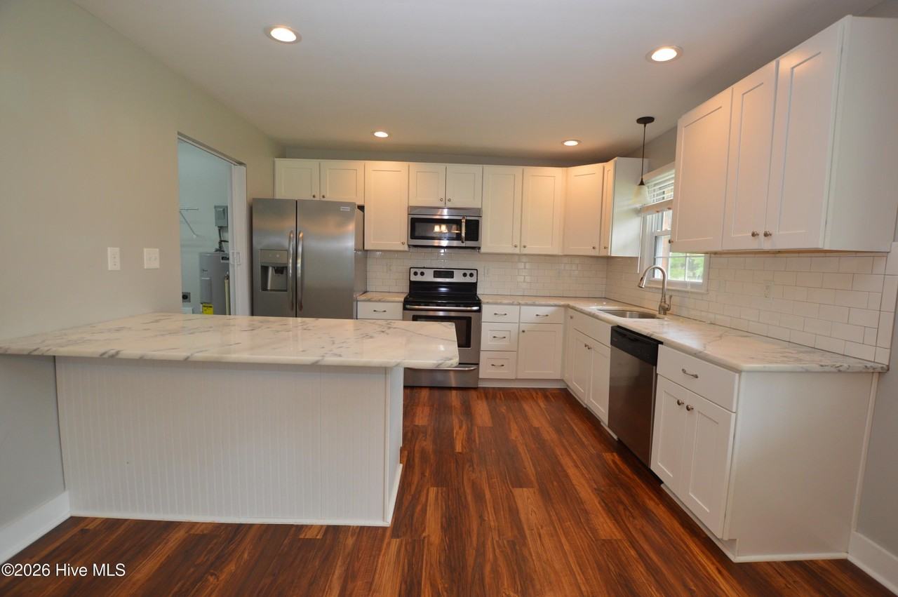 1018 Oak Dr - Photo 6 of 20