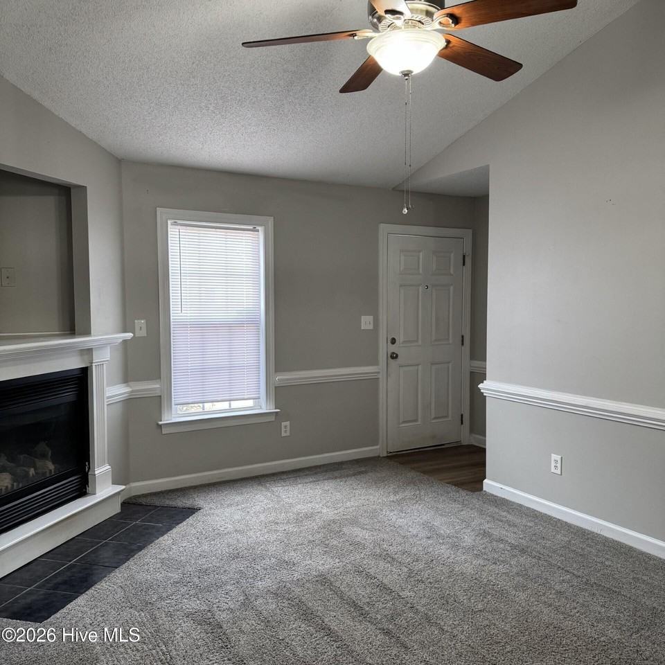 1201 Masters Ln Unit A - Photo 3 of 16