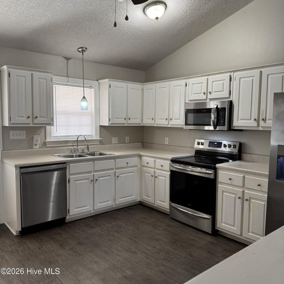 1201 Masters Ln Unit A - Photo 4 of 16