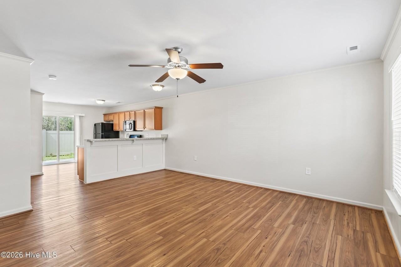 425 Sullivan Loop Rd - Photo 4 of 23