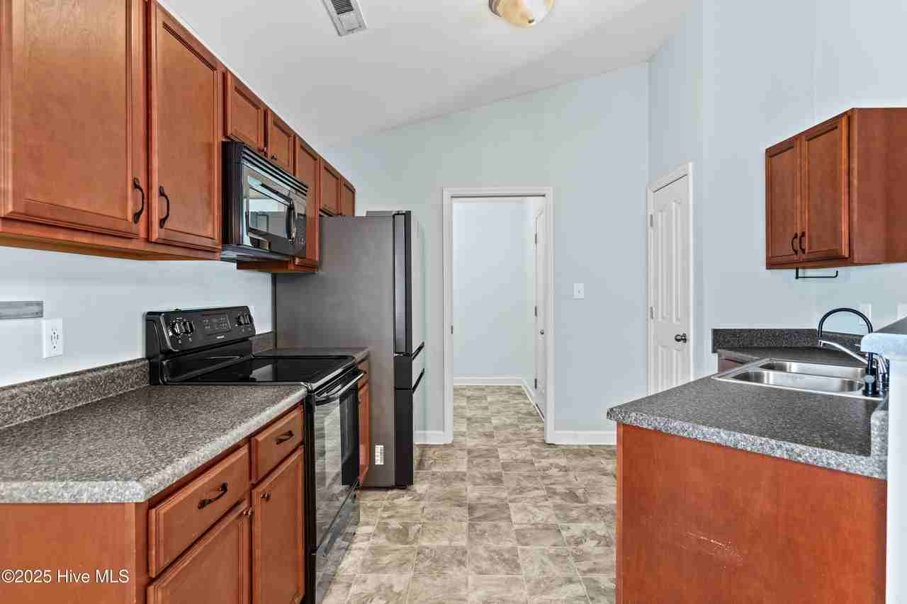 320 Reid Ct N - Photo 6 of 19